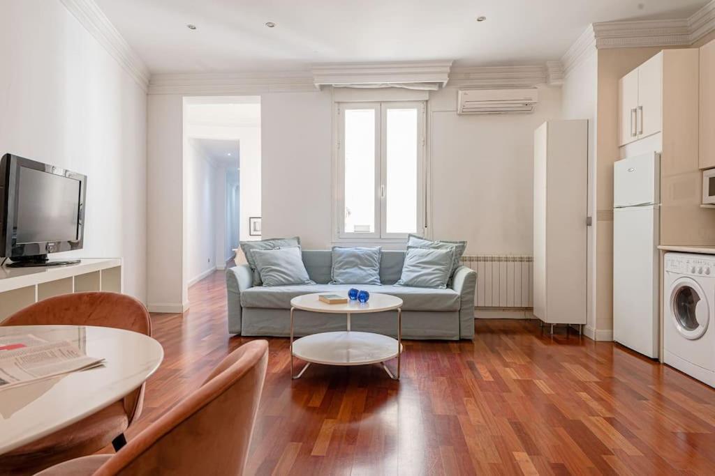 Modern Apartment In Chueca Inf3Iz4 Madrid Eksteriør billede